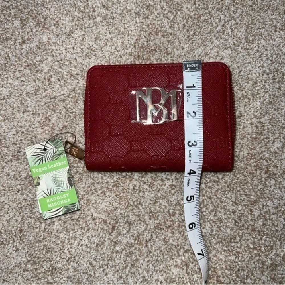 NWT Badgley Mischka Vegan Leather Wallet Purse‎ Red